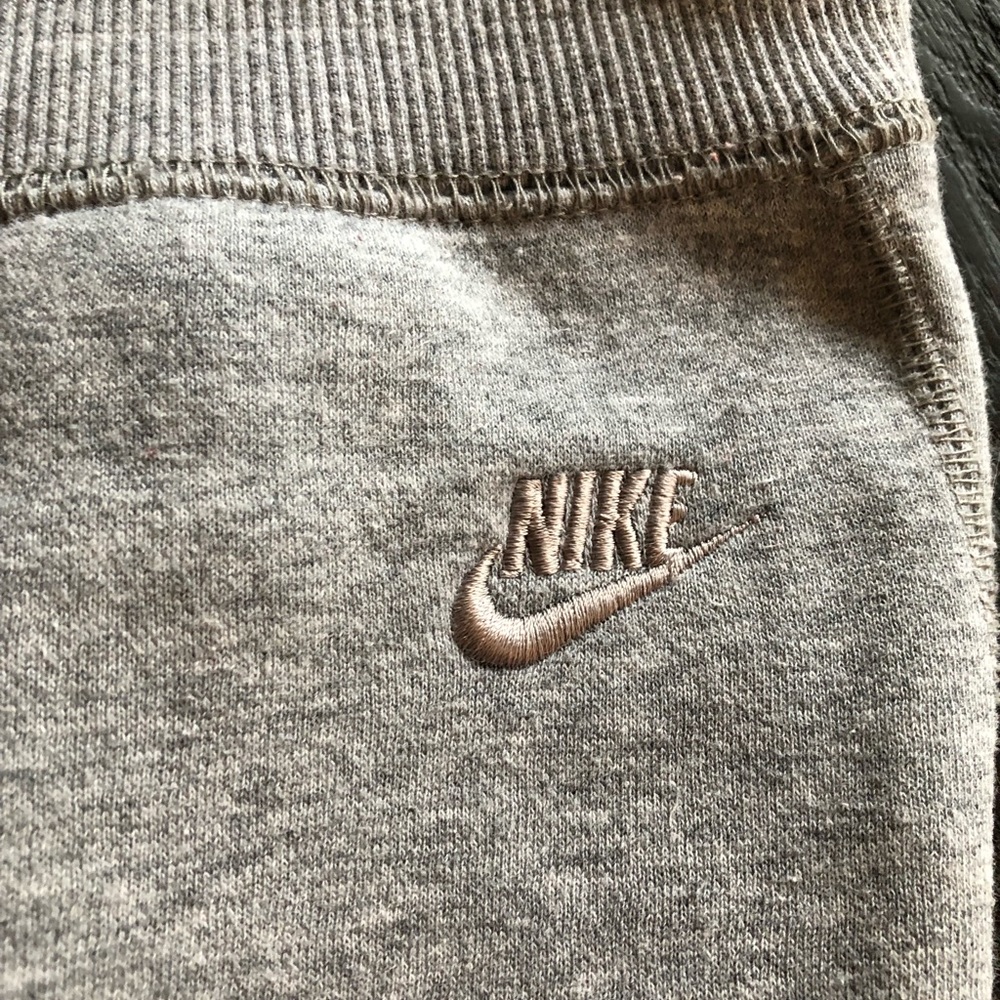 NIKE women’s sweatpants! Size M